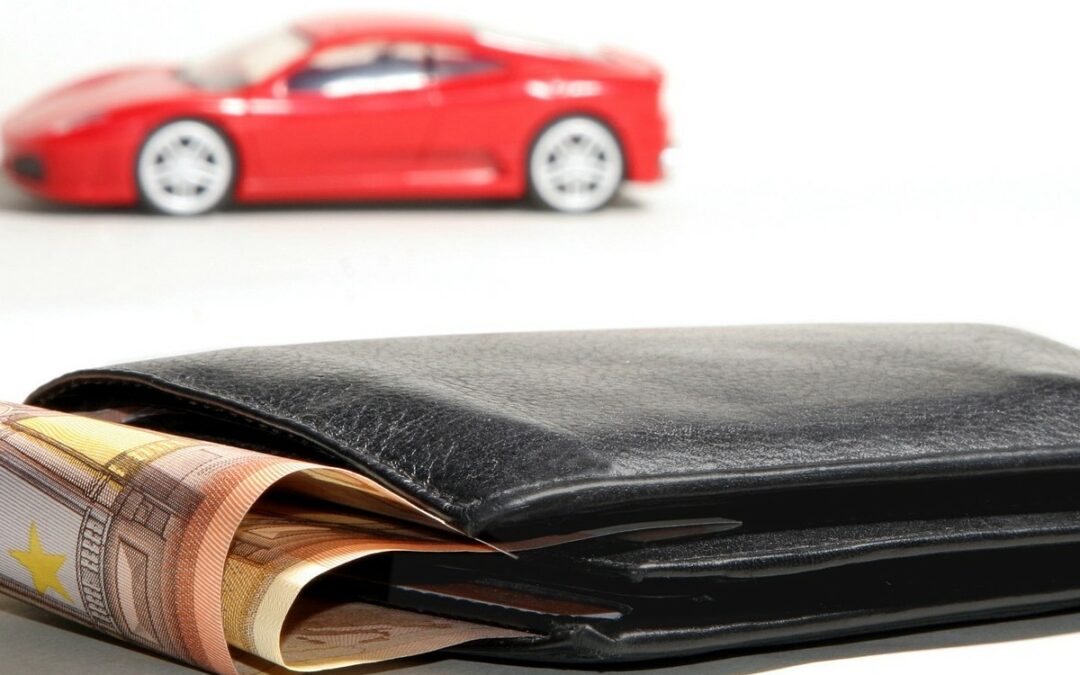 What Does the Car Dealership Look at When Taking Your Pay Stubs?
